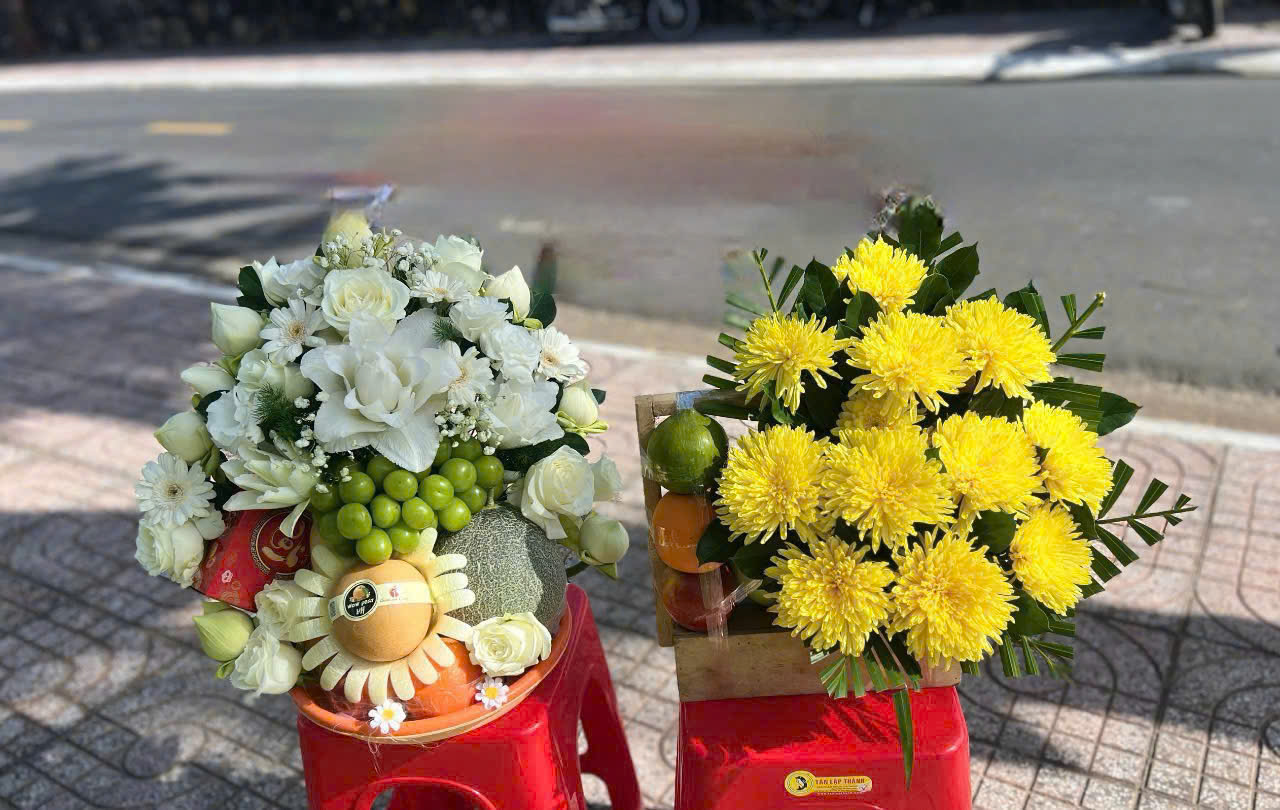 nhờ trả lễ giúp Cô Sáu