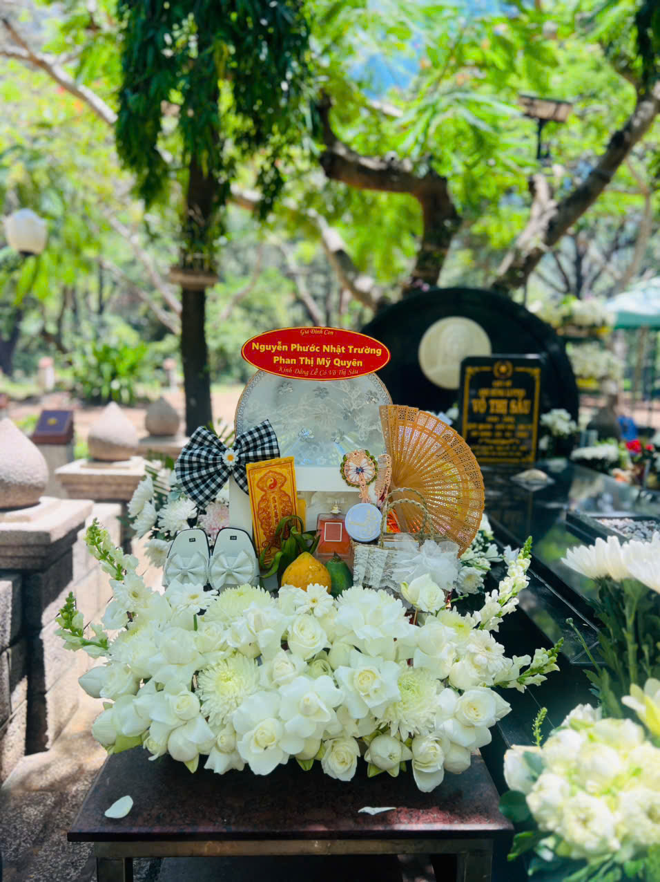trả lễ cô sáu từ xa