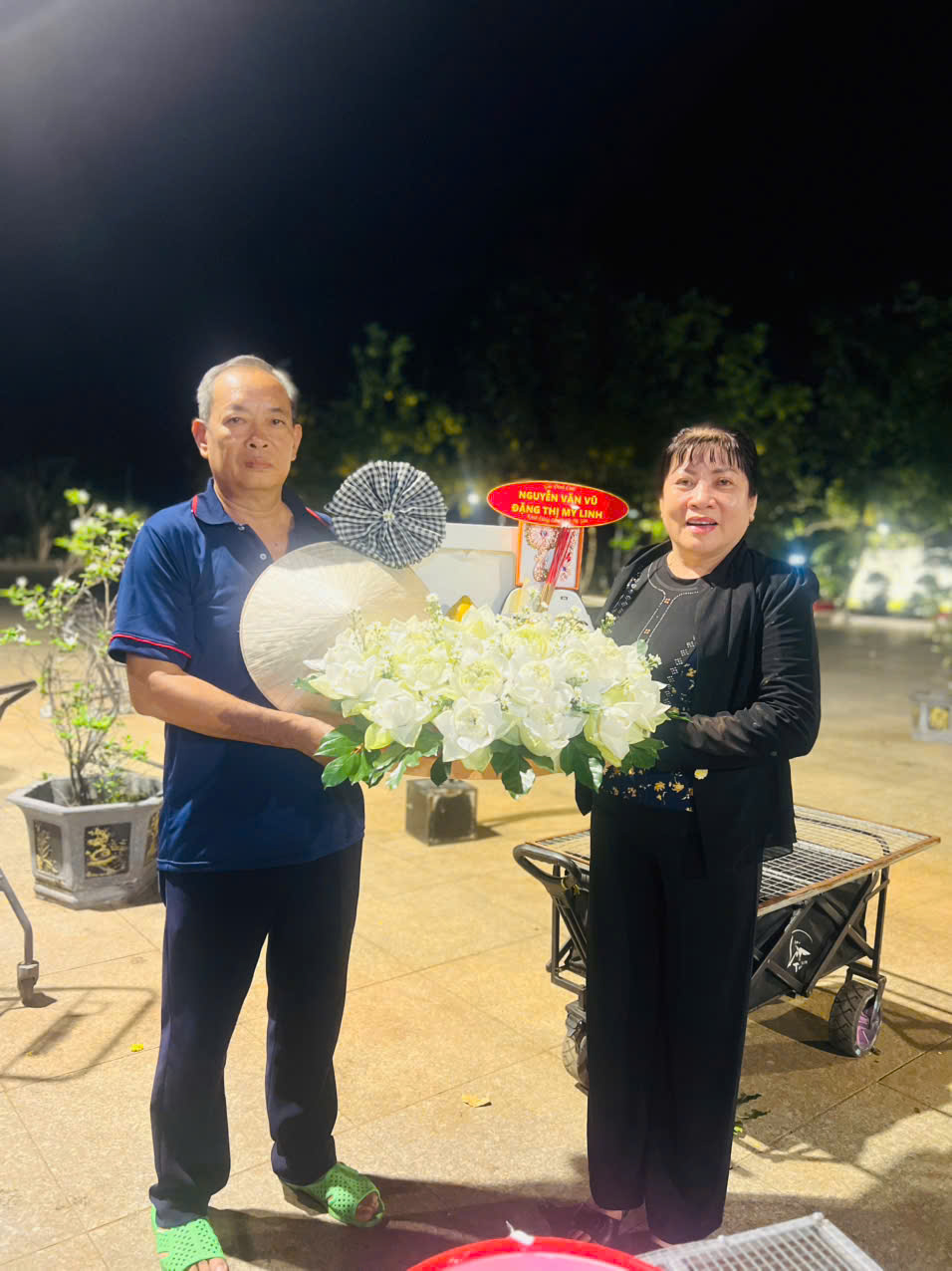 thuê người trả lễ cô sáu
