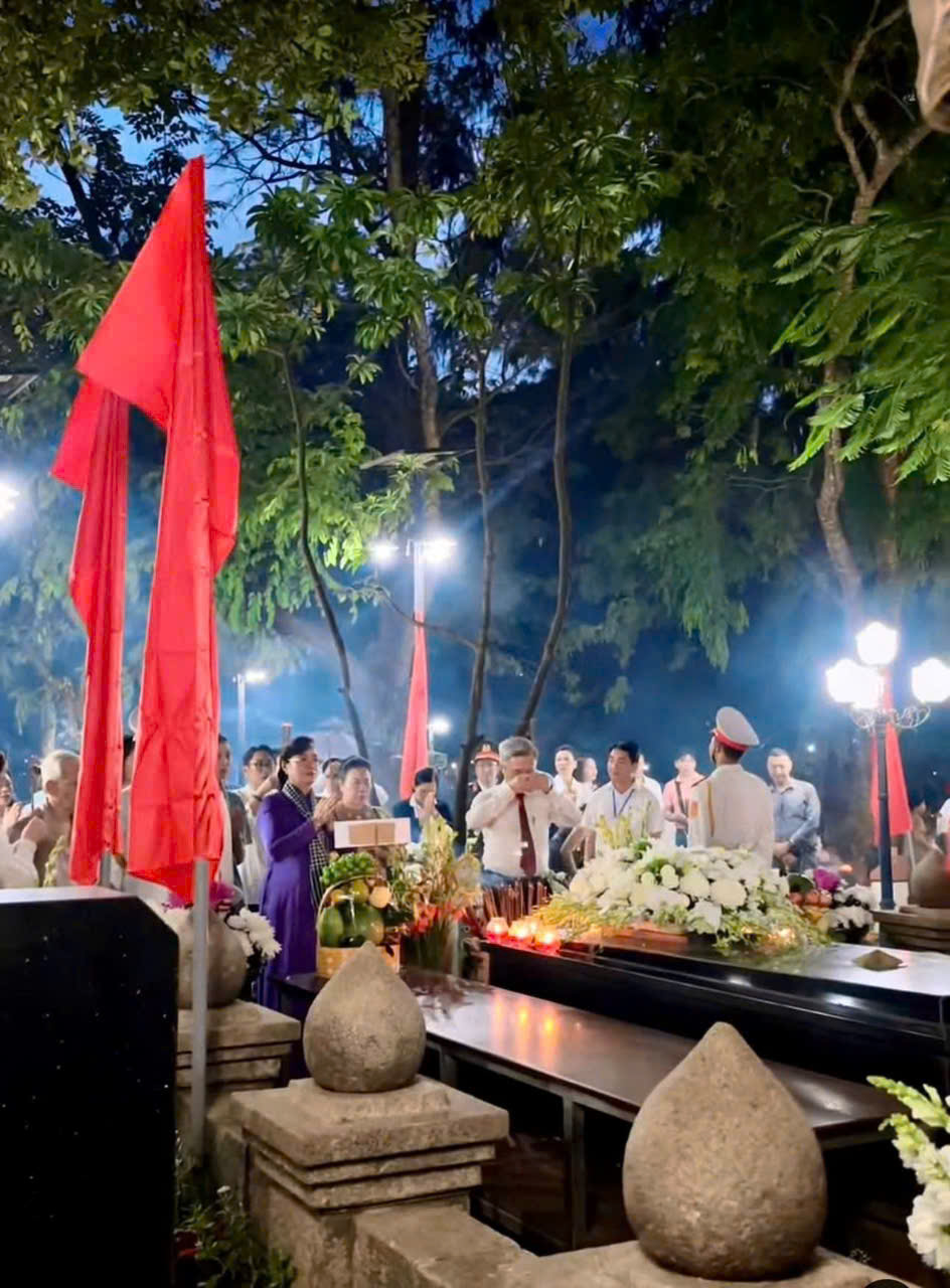 lễ tạ cô Sáu Côn Đảo