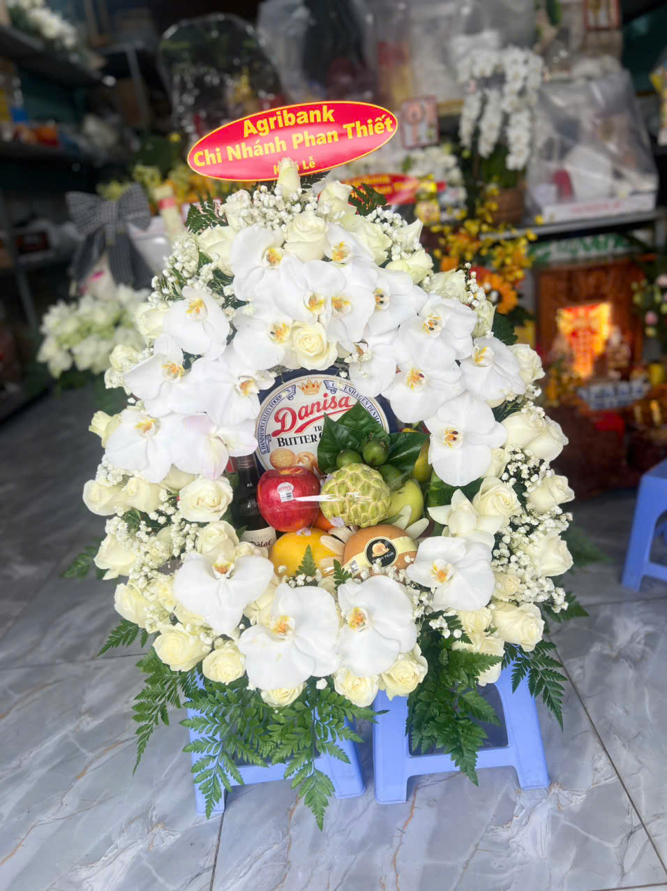 Trái cây xin lộc Cô Sáu