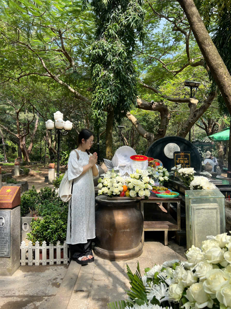 Trái cây xin lộc Cô Sáu