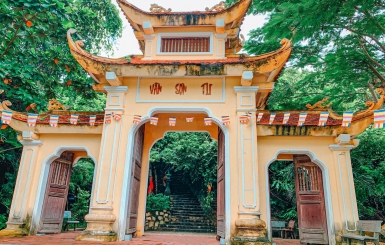 Khám phá chùa Núi Một (Vân Sơn Tự) – Điểm đến tâm linh ở Côn Đảo