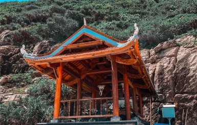 Miếu Cô Vân trên Hòn Cau – Địa điểm linh thiêng ít người biết