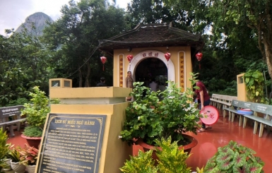 Miếu Năm Cô - Hành trình tâm linh không thể bỏ lỡ